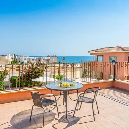 In Sleeps 6 Includes Swimming Pool Air Con And Wifi 3 1