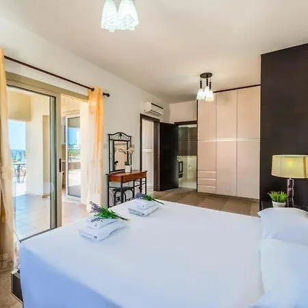 In Sleeps 6 Includes Swimming Pool Air Con And Wifi 3 1 Villa